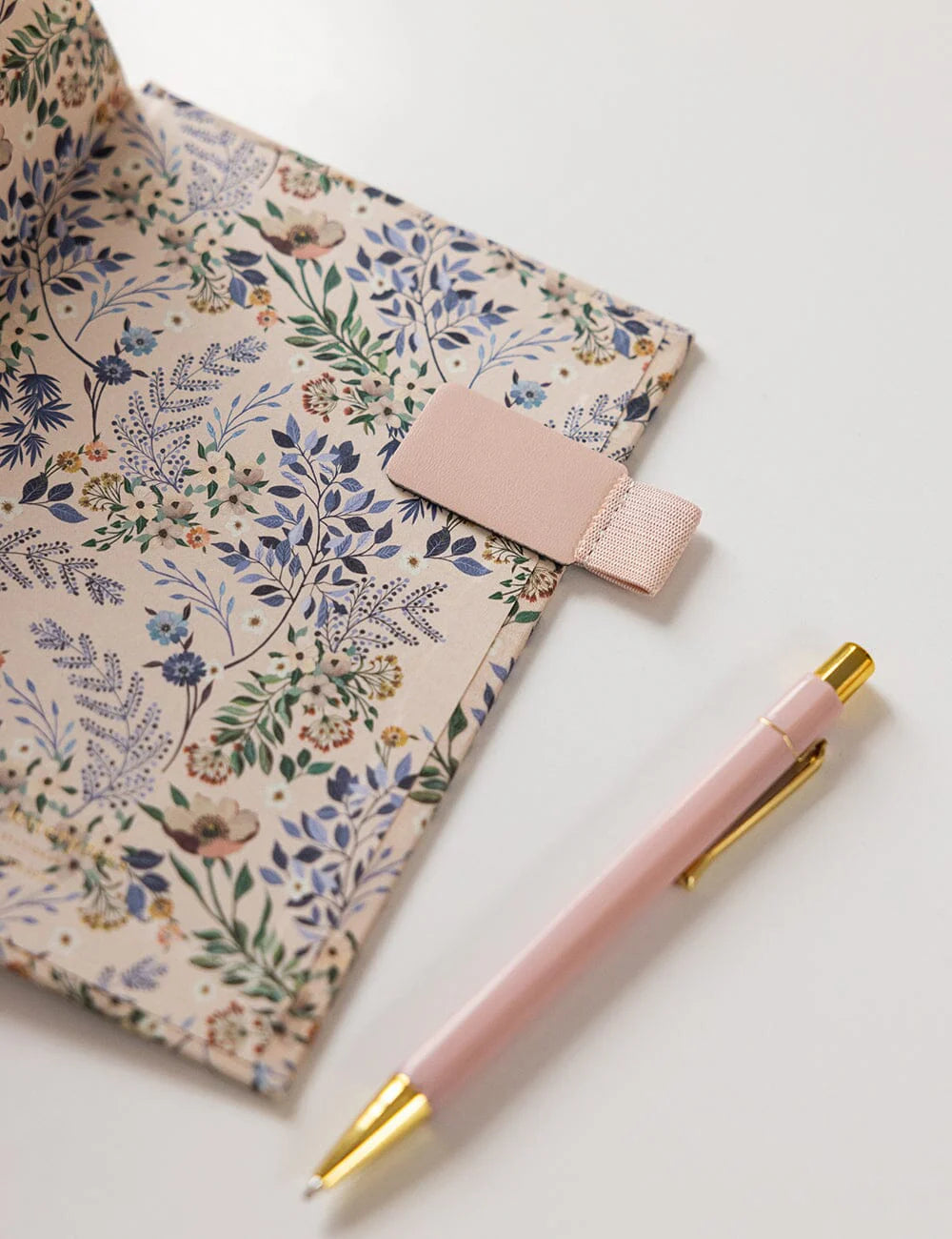 Adhesive Rectangle Pen Loop