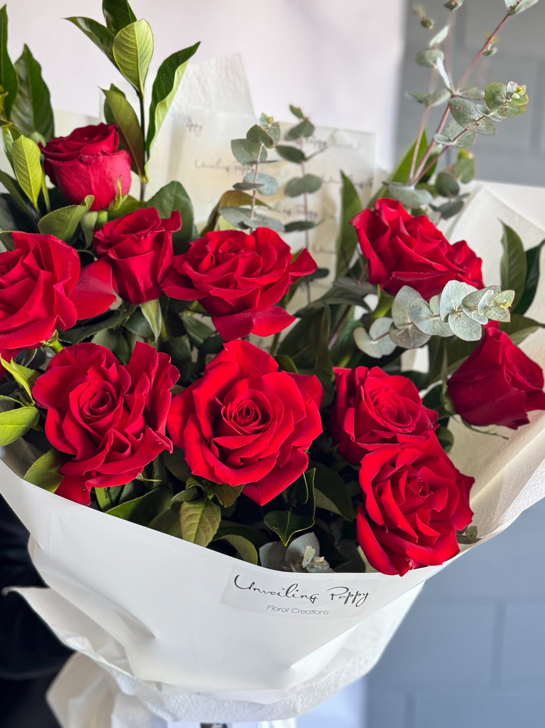 Boquet Os Roses All Rose Bouquet | Flower Delivery – Unveiling Poppy