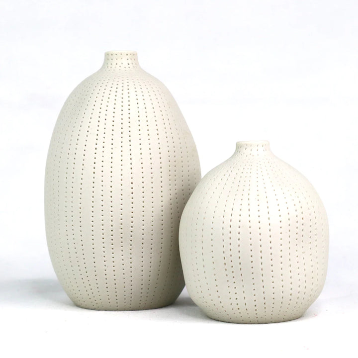 Cucumis Vase White (Medium)